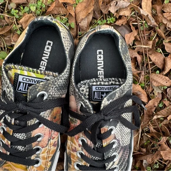 Converse all star women’s Multicolor Graphic Sneakers - Picture 8 of 10